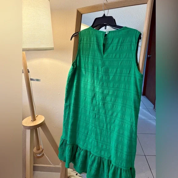 GREEN RUFFLE HEM DRESS 👗💚 - Picture 5 of 5